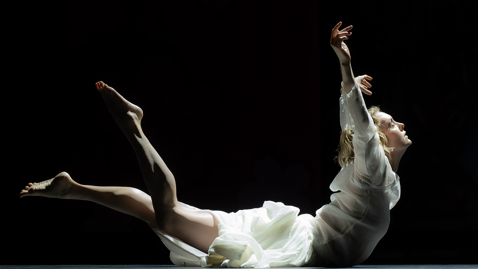 Performance by Takehiro Ueyama and TAKE Dance.